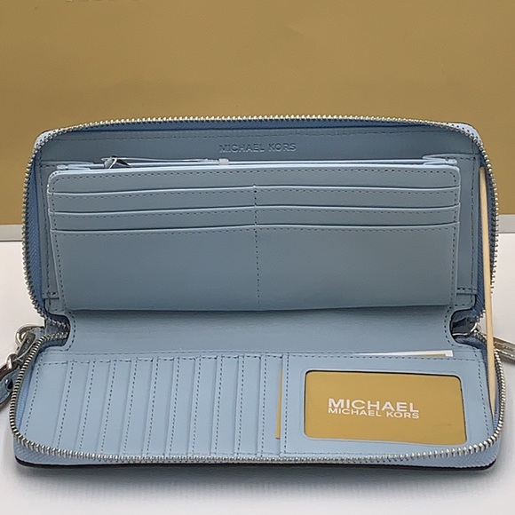 MICHAEL KORS LARGE TRAVEL CONTINENTAL WRISTLET WALLET PALE OCEAN COLOR - Picture 5 of 14